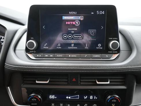 Used 2025 Nissan Rogue SV AWD/4WD image 9