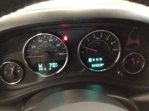 Used 2016 Jeep Wrangler Sport w/ Connectivity Group AWD/4WD image 11