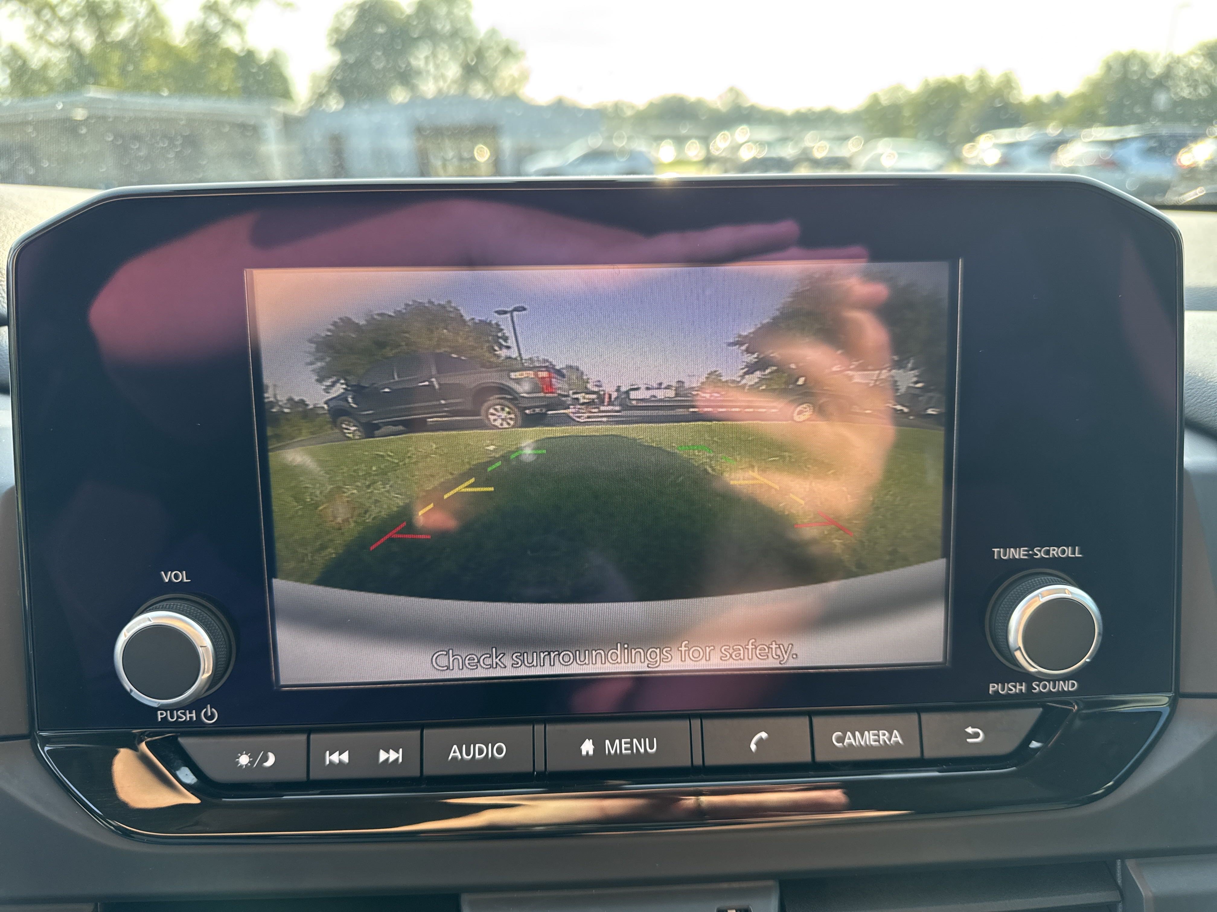 Used 2024 Nissan Pathfinder S FWD image 19