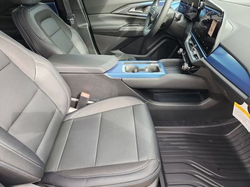 New 2026 Chevrolet Equinox EV LT image 10