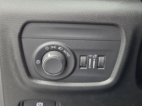 Certified 2023 Jeep Grand Cherokee L Laredo w/ Luxury Tech Group I RWD image 18