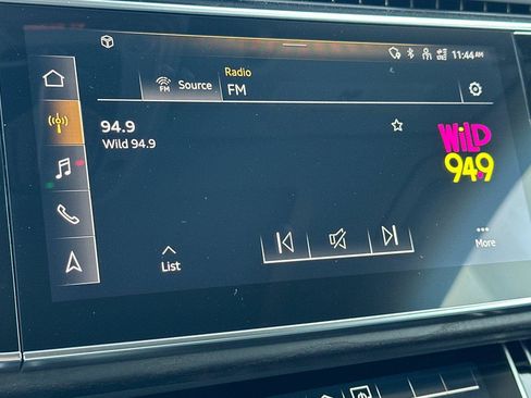 Used 2023 Audi Q8 Premium image 18