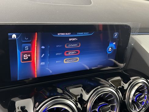 New 2025 Mercedes-Benz GLA 35 AMG 4MATIC image 33