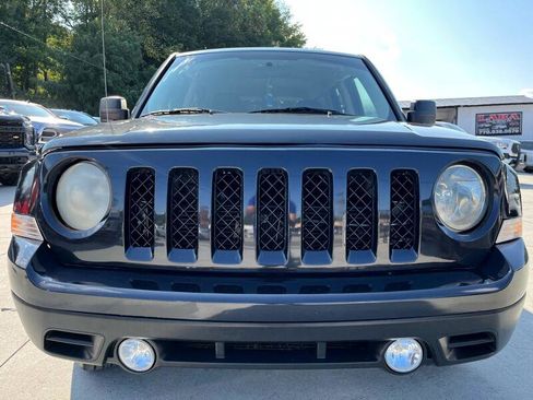 Used 2014 Jeep Patriot Latitude image 2