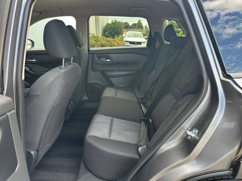 Used 2025 Nissan Rogue SV FWD image 23