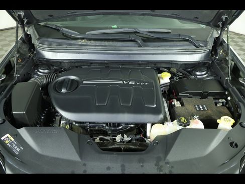 Used 2022 Jeep Cherokee Trailhawk image 18