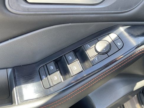 Used 2025 Nissan Rogue SV AWD/4WD image 22