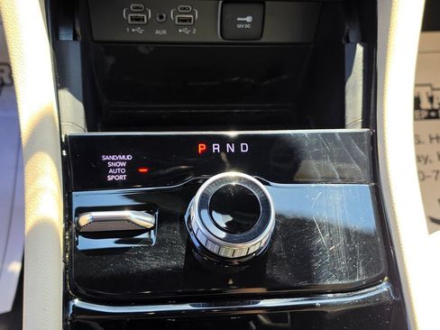 Used 2023 Jeep Grand Cherokee Limited w/ Black Appearance Package AWD/4WD image 25