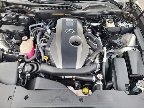 Used 2018 Lexus RC 300 image 19