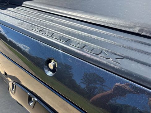 Used 2015 RAM 1500 Express image 25