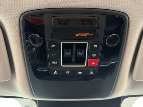 Used 2025 Kia Carnival SX FWD image 38