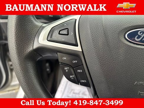 Used 2015 Ford Fusion SE FWD image 18