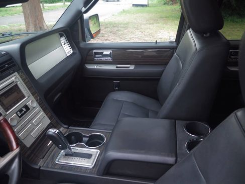 Used 2008 Lincoln Navigator 4WD image 12