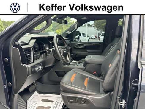 Used 2024 GMC Sierra 2500 AT4 w/ AT4 Preferred Package AWD/4WD image 12