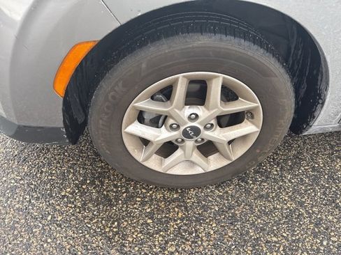 Used 2023 Kia Soul LX w/ LX Technology Package image 5