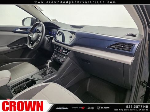 Used 2022 Volkswagen Taos SE FWD image 11