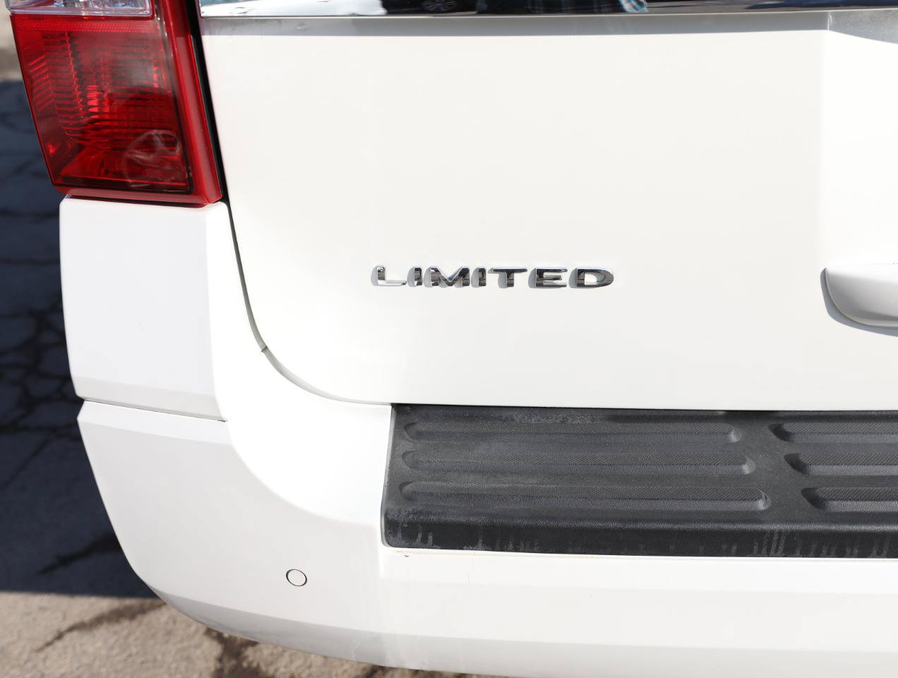 Used 2016 Ford Expedition Limited AWD/4WD image 8