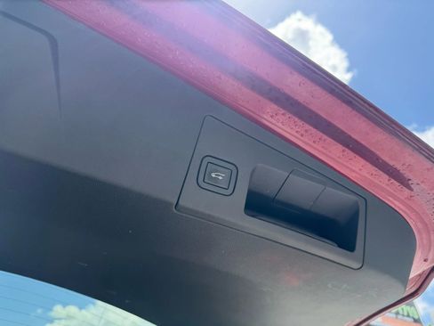 Used 2017 Cadillac XT5 Luxury image 17