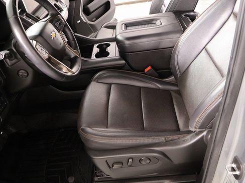 Used 2024 Chevrolet Suburban High Country w/ Advanced Technology Package image 11