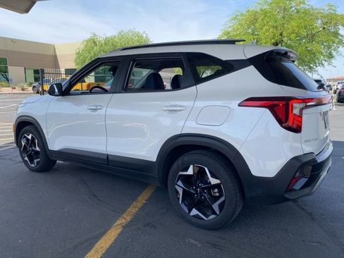 Used 2025 Kia Seltos S image 2