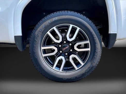 Used 2023 GMC Sierra 1500 AT4 w/ Technology Package AWD/4WD image 36