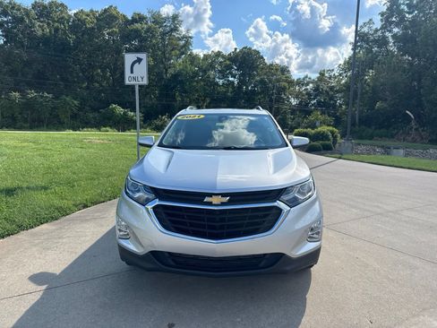 Used 2021 Chevrolet Equinox LT AWD/4WD image 2