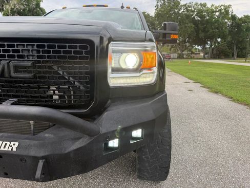 Used 2016 GMC Sierra 2500 Denali w/ Duramax Plus Package AWD/4WD image 25