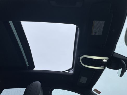 Used 2022 Porsche Macan image 17