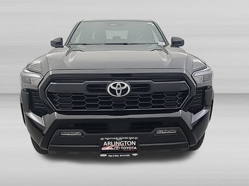 Used 2025 Toyota Tacoma TRD Off-Road AWD/4WD image 8