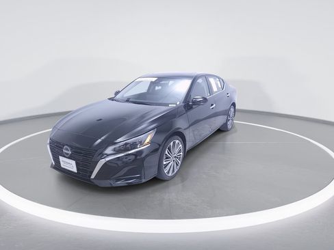 Used 2023 Nissan Altima 2.5 SL image 3