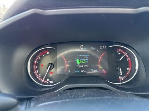 Used 2025 Toyota RAV4 XLE image 13