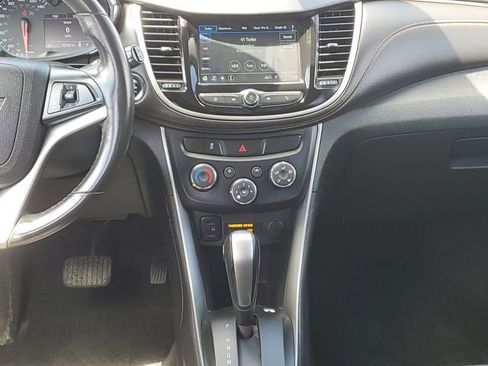 Certified 2019 Chevrolet Trax LT w/ LT Convenience Package FWD image 26