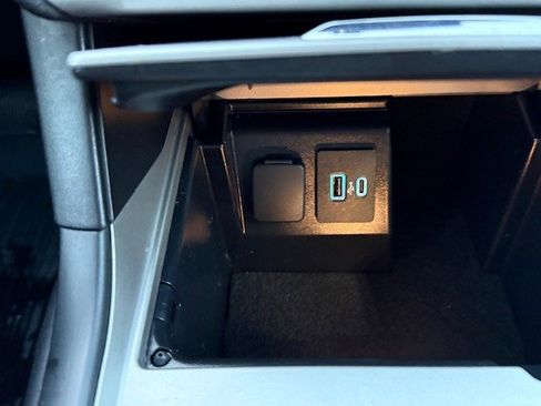 Certified 2023 Ford Explorer XLT image 27