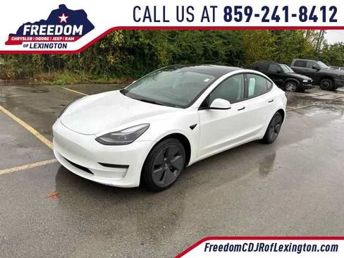 Used 2023 Tesla Model 3 Standard Range RWD image 1