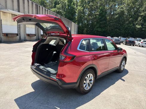 Used 2023 Honda CR-V LX image 10