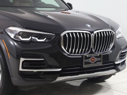 Used 2023 BMW X5 xDrive40i w/ Premium Package AWD/4WD image 39