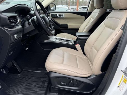 Used 2020 Ford Explorer XLT w/ Equipment Group 202A image 20
