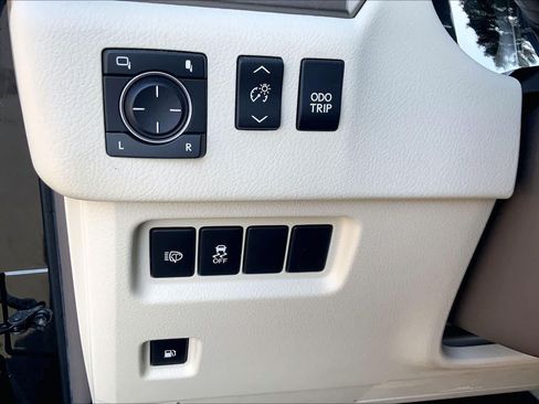 Used 2017 Lexus GX 460 Premium AWD/4WD image 36