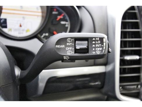 Used 2017 Porsche Cayenne Platinum Edition image 14