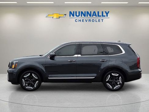 Used 2024 Kia Telluride S w/ S Sunroof Package FWD image 2