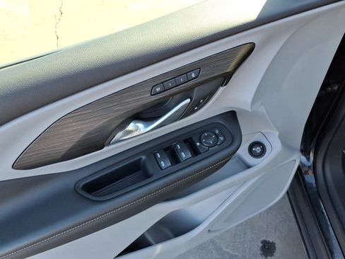 Used 2024 GMC Terrain SLT image 17