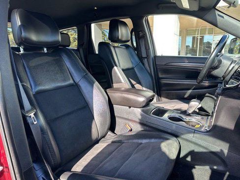 Certified 2021 Jeep Grand Cherokee Laredo X image 44