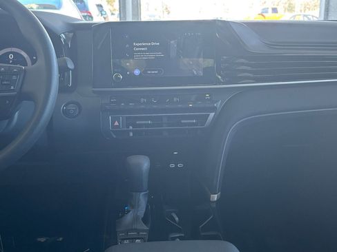 Used 2025 Toyota Camry LE image 25