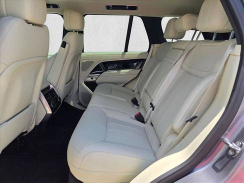 Used 2025 Land Rover Range Rover SE AWD/4WD image 18