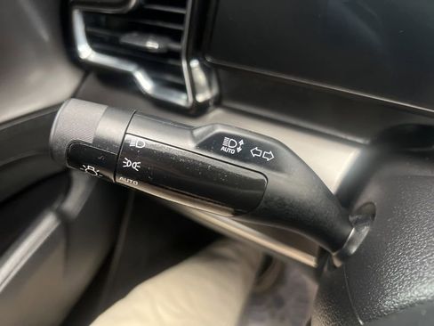 Used 2025 Kia Sportage EX FWD image 20