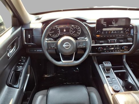 Used 2022 Nissan Pathfinder SL image 4