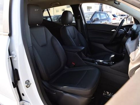 Used 2024 Buick Encore GX Sport Touring image 19