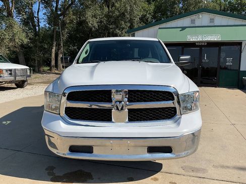 Used 2017 RAM 1500 Classic SLT RWD image 4