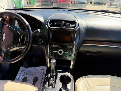 Used 2016 Ford Explorer Platinum image 17