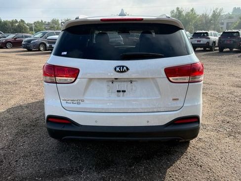 Used 2018 Kia Sorento FWD image 5